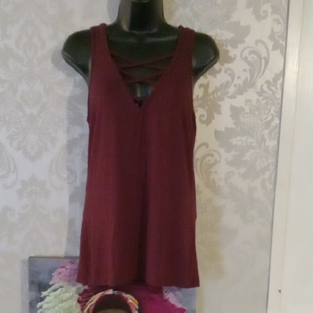 Red By BKE Chic Burgundy Sleeveless Tank Top